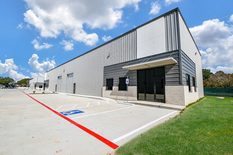 More Photos Of 5713 13th St, Katy Unknown For Lease