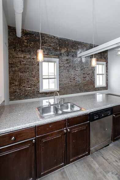 More Photos Of 60 S Main St, Memphis Apartments For Sale