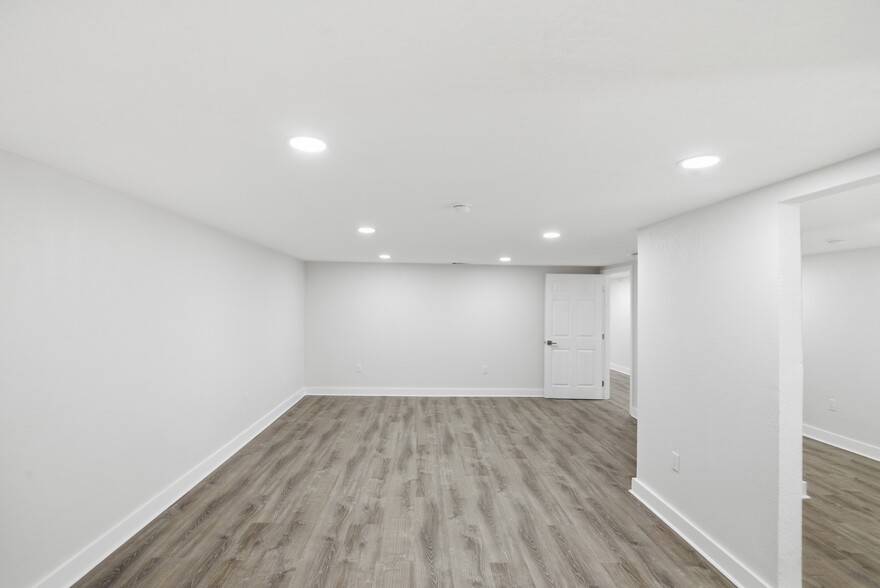 More Photos Of 150 NW 29th St, Miami Storefront Retail Office For Lease