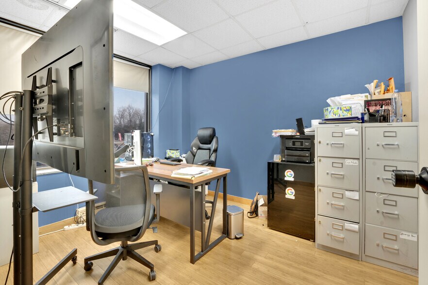More Photos Of 7535 Little River Tpke, Annandale Office Residential For Sale