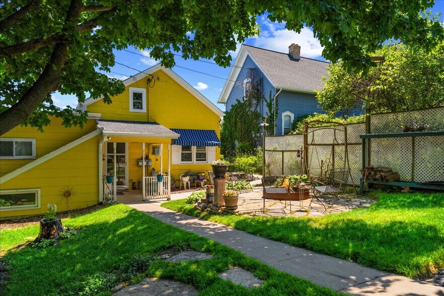 More Photos Of 517 Milwaukee St, Kewaunee General Retail For Sale