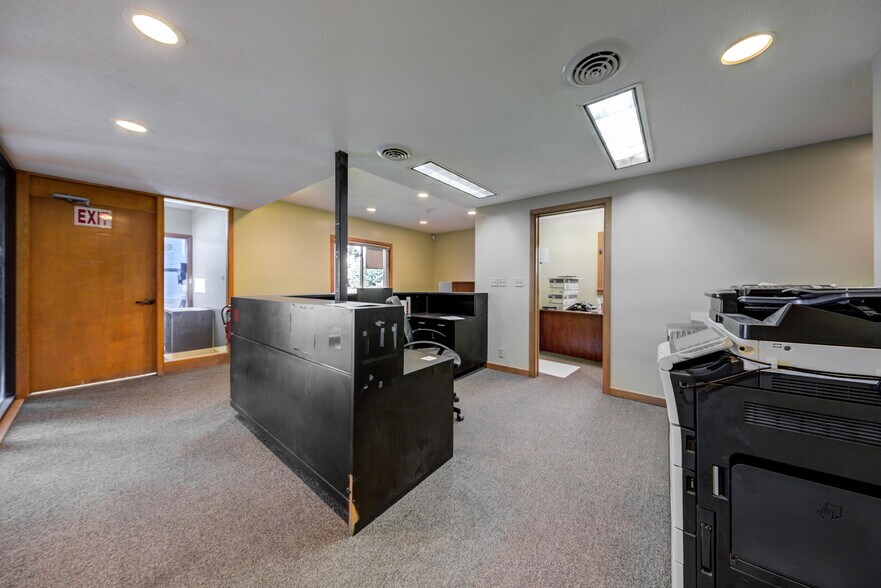 More Photos Of 800 N 42nd Ave, Minneapolis Medical For Lease