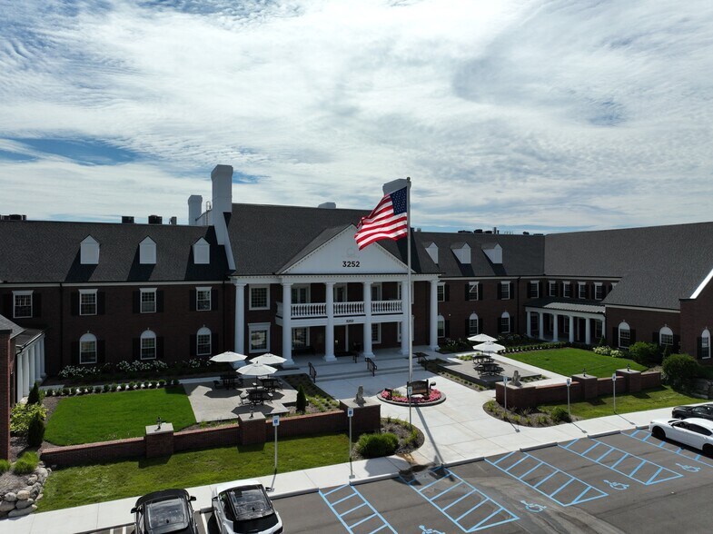 More Photos Of 3250-3256 University Dr, Auburn Hills Office For Sale