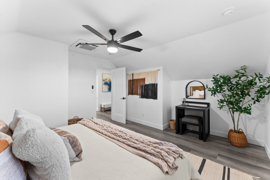More Photos Of 832 Desty St, San Diego Apartments For Sale