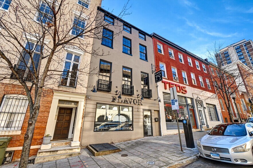 More Photos Of 15 E Centre St, Baltimore Bar For Sale