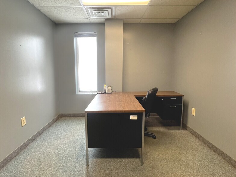 More Photos Of 7171 W Ridge Rd, Fairview Warehouse For Lease