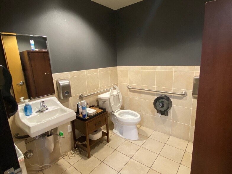 More Photos Of 861 Harold Pl, Chula Vista Research And Development For Sale