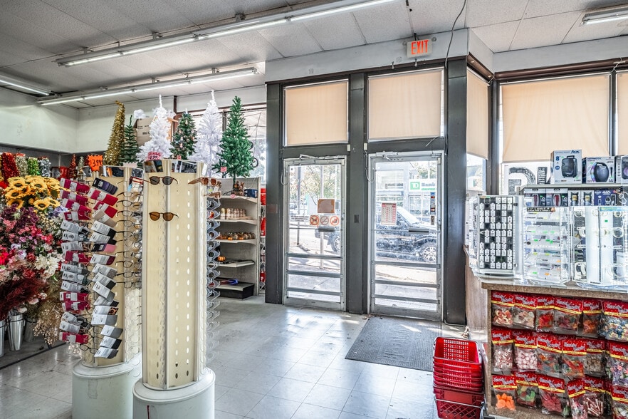 More Photos Of 509 Wyandotte St, Bethlehem General Retail For Lease