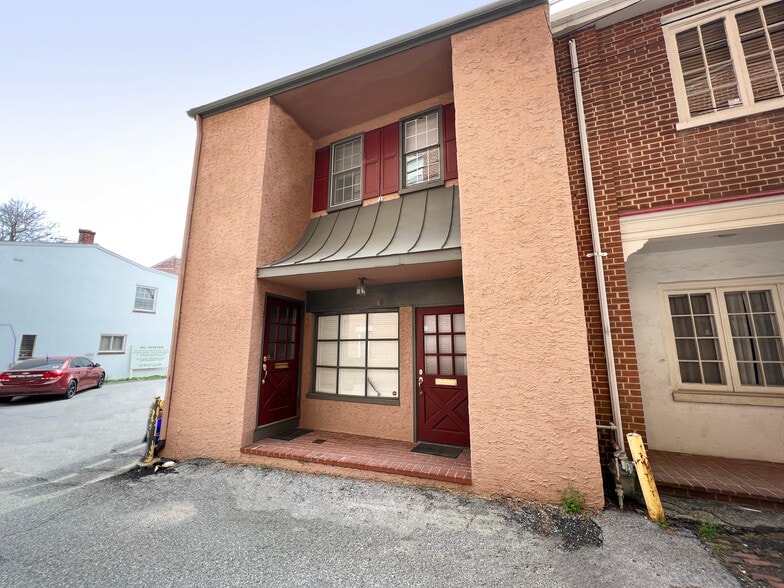 More Photos Of 18 Wilmont Mews, West Chester Office For Lease