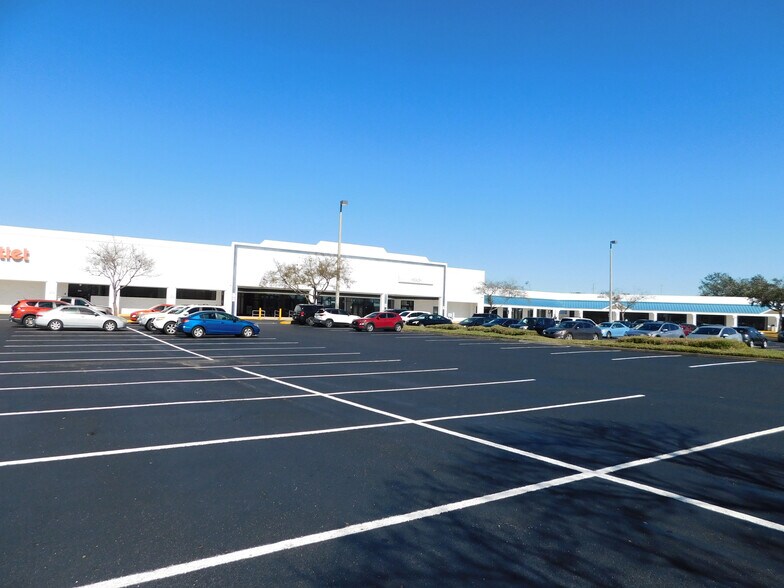 More Photos Of 188-282 Barton Blvd, Rockledge Unknown For Lease