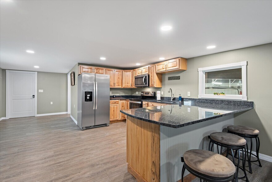 More Photos Of 86 Parsons St, Presque Isle Service Station For Sale