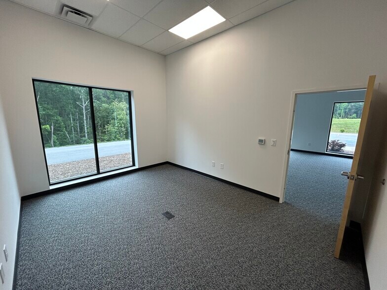 More Photos Of 150 Southridge Pky, Bessemer City Distribution For Lease