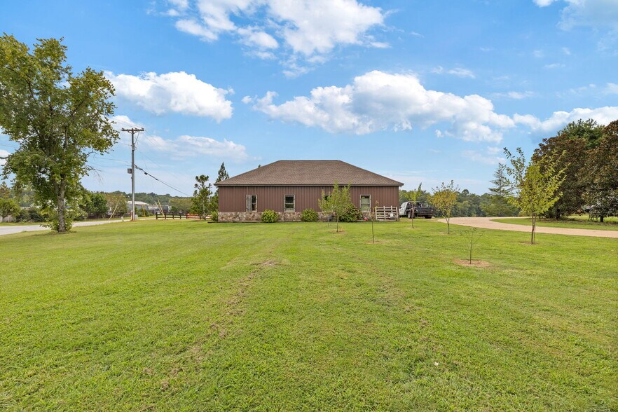 More Photos Of 2932 Highway 124 W, Jefferson Specialty For Sale