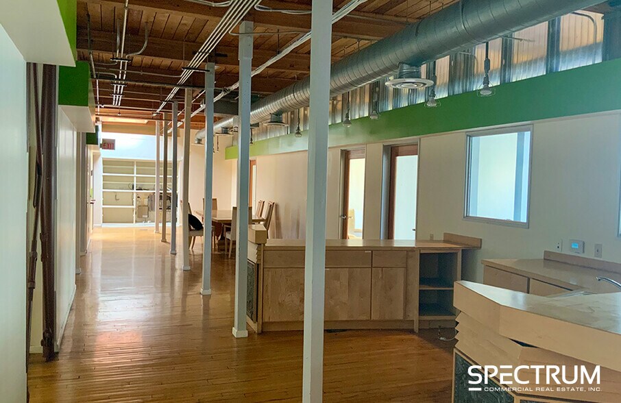 More Photos Of 15422 Ventura Blvd, Sherman Oaks Loft Creative Space For Lease