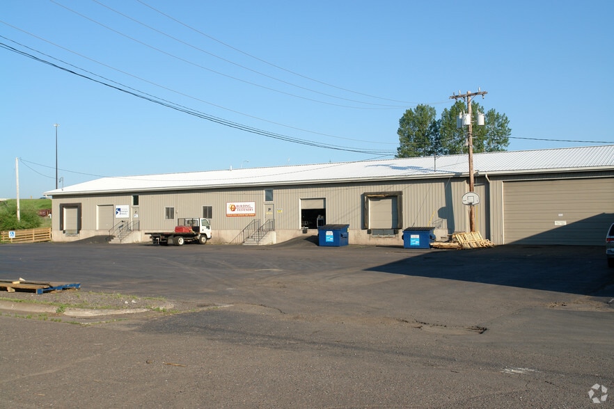 More Photos Of 2701-2815 Courtland St, Duluth Warehouse For Sale