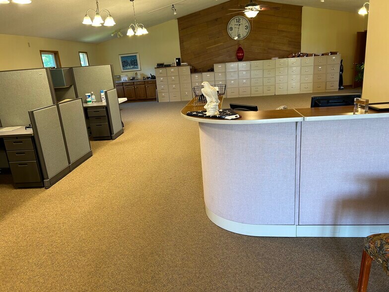 More Photos Of 335 Wycoff Dr, North Sioux City Medical For Sale