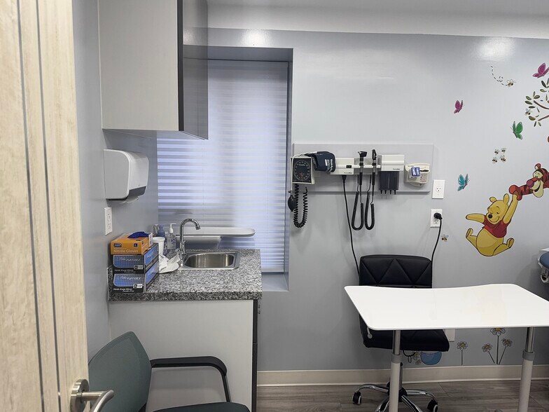 More Photos Of 401 Ditmas Ave, Brooklyn Medical For Lease