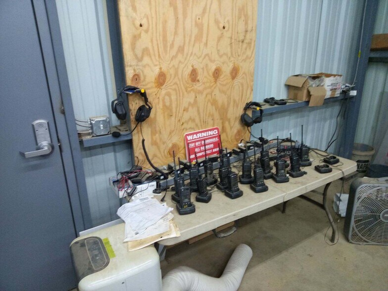 More Photos Of 224 Michael Ln, New Berlin Racetrack For Sale