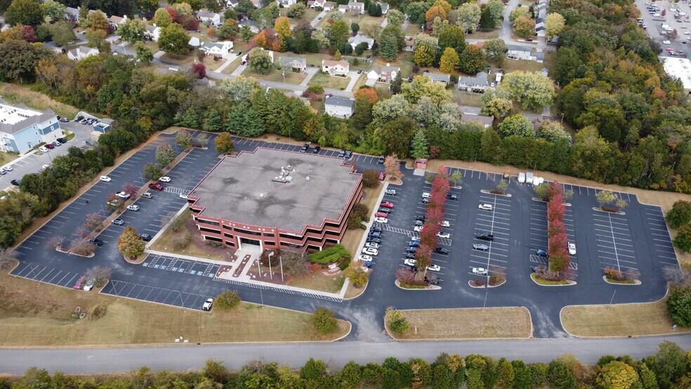 More Photos Of 2030 Falling Waters Rd, Knoxville Office For Lease