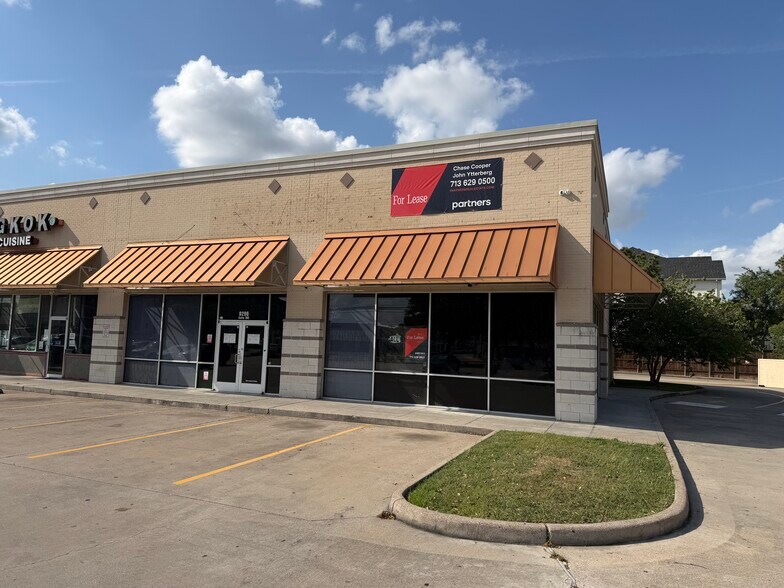 More Photos Of 9200-9296 Westheimer Rd, Houston Storefront For Lease