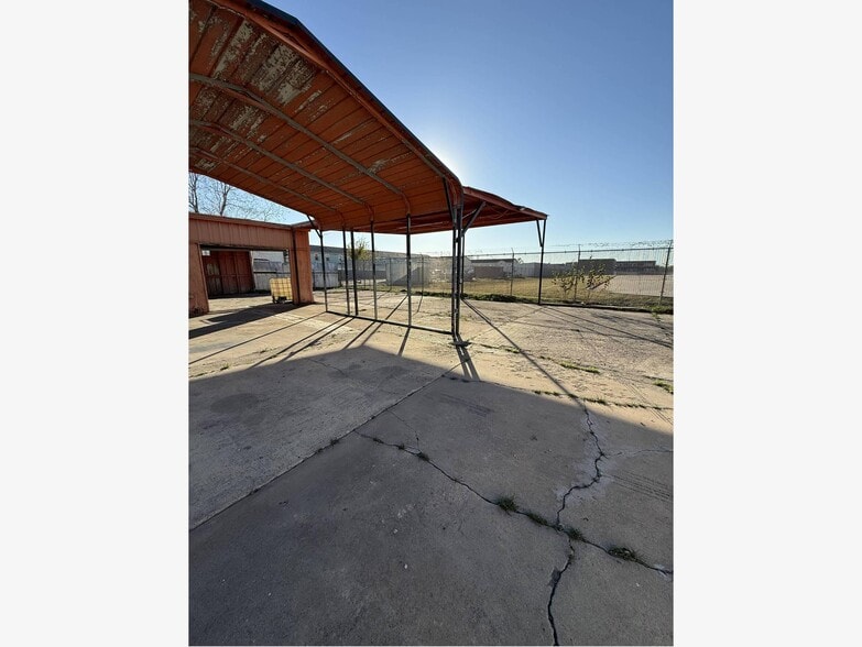 More Photos Of 2712 Shaver St, Pasadena Healthcare For Sale