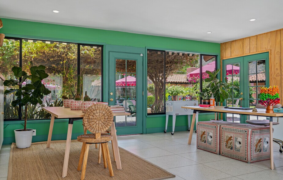 More Photos Of 555 S Warm Sands Dr, Palm Springs Hotel For Sale