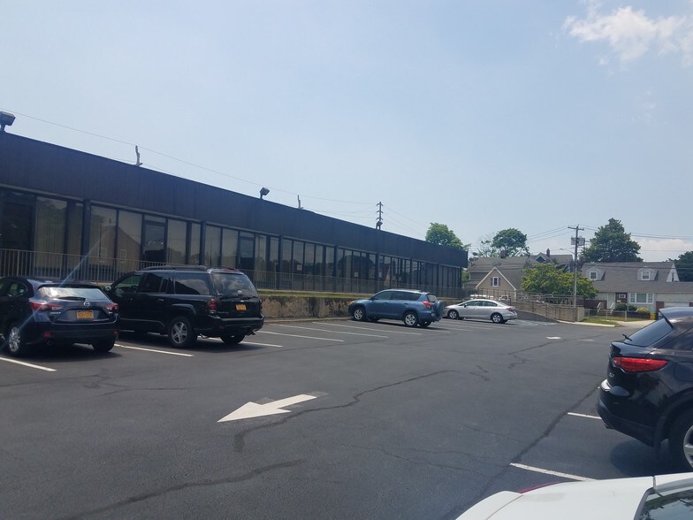 More Photos Of 1200 W Broadway, Hewlett Medical For Lease