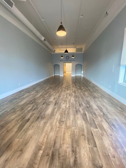 More Photos Of 1420-1428 Main St, Saint Helena Hotel For Sale