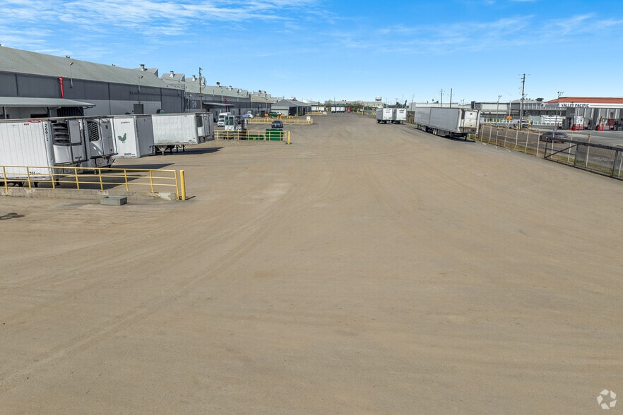 More Photos Of 1515-1521 S Fresno Ave, Stockton Warehouse For Lease
