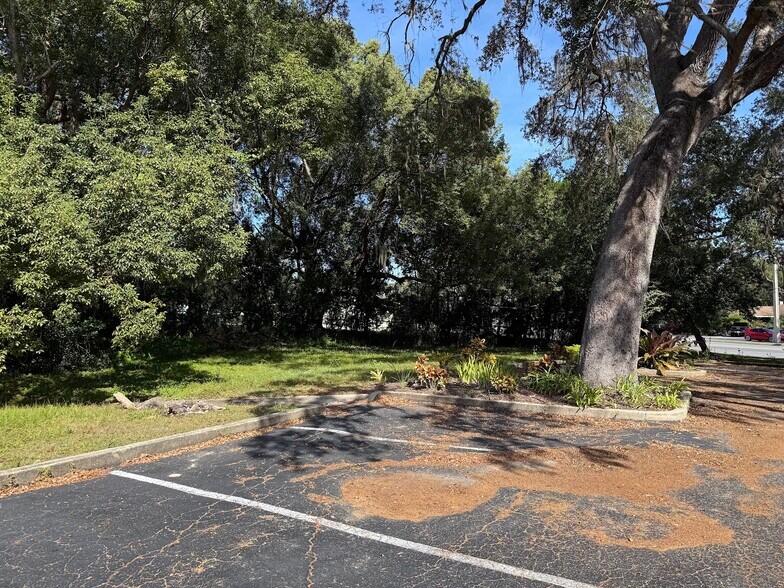 More Photos Of 202 NE 8th Ave, Ocala Office For Sale