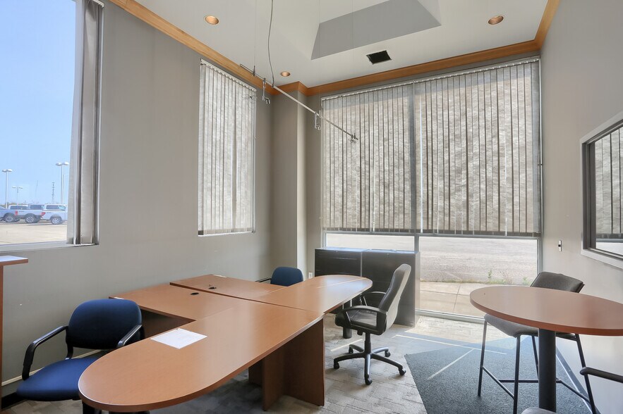 More Photos Of 3 Superior Way, Uniontown Auto Dealership For Sale