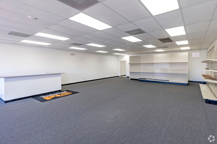 More Photos Of 8434-8498 Fredericksburg Rd, San Antonio Unknown For Lease