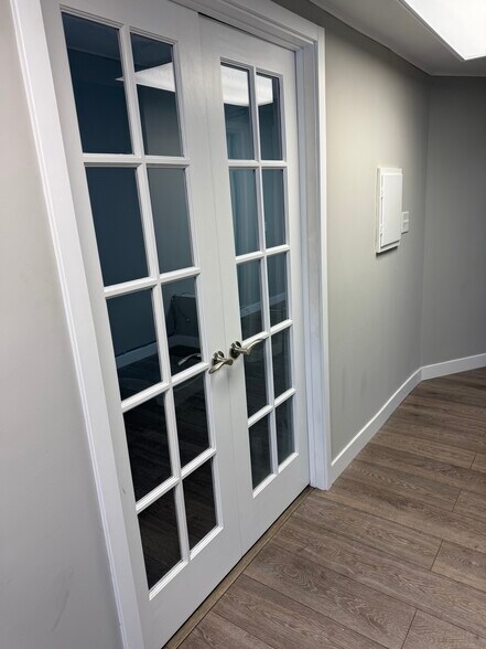 More Photos Of 513 Ridge Rd, Munster Medical For Lease