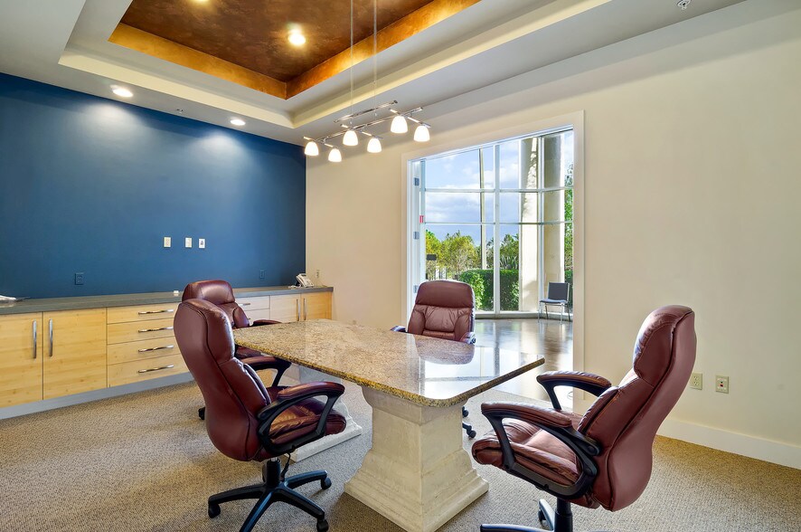 More Photos Of 13830 Jetport Commerce Pky, Fort Myers Warehouse For Lease