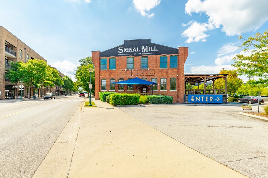 More Photos Of 205 Manufacturers Rd, Chattanooga General Retail For Lease