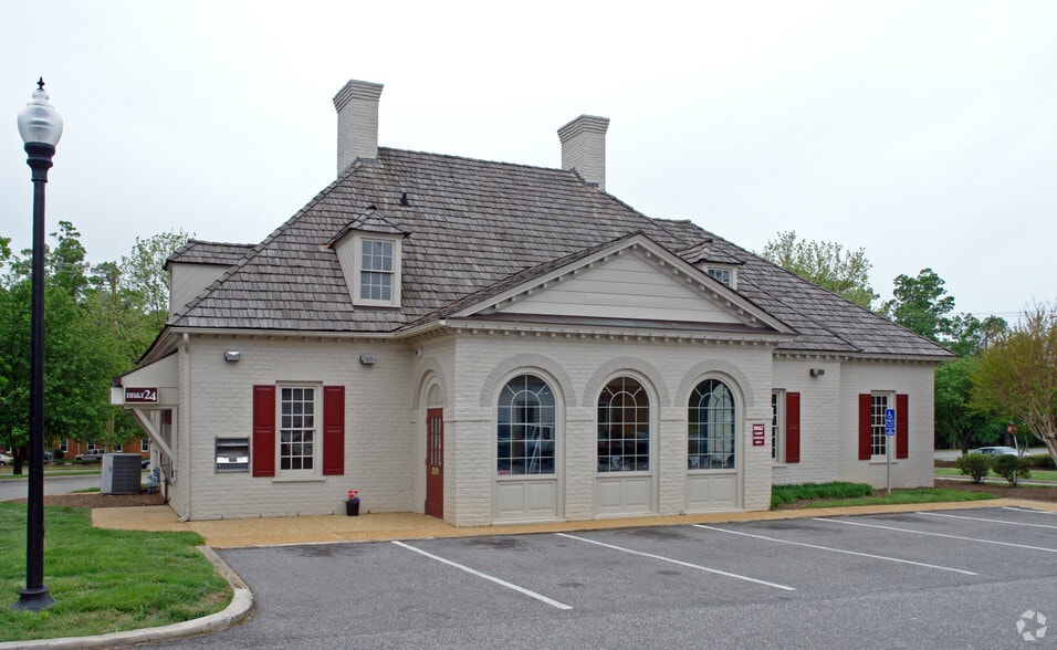 More Photos Of 1220 Sycamore Sq, Midlothian Unknown For Lease