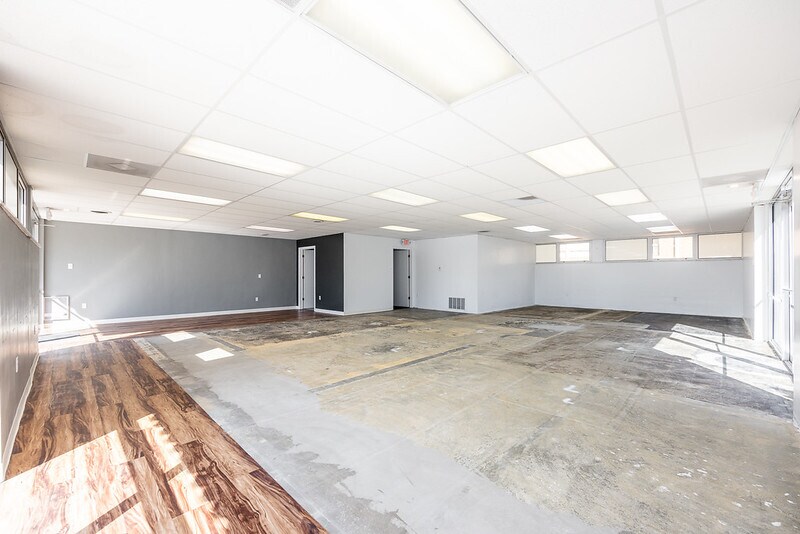 More Photos Of 1117 Washington St, Highland Medical For Sale