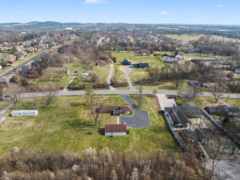 More Photos Of 611 New Shackle Island Rd, Hendersonville Flex For Sale