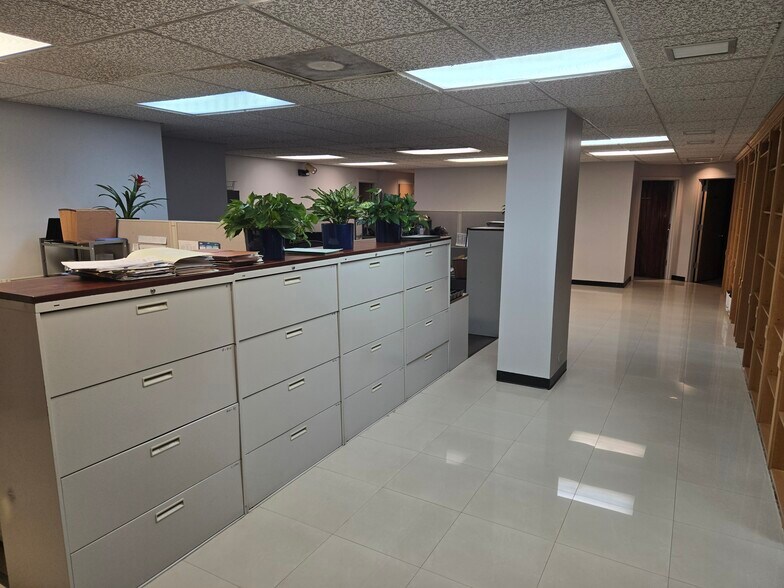 More Photos Of 909 NE 163rd St, North Miami Beach Medical For Sale