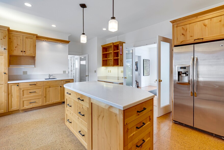 More Photos Of 1825 SE 7th Ave, Portland Loft Creative Space For Sale