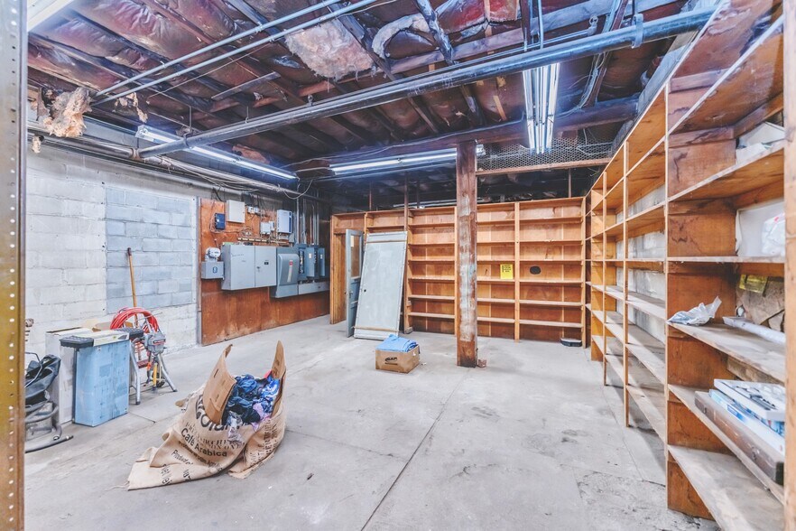 1059 Ulster Ave, Kingston, NY 12401 General Retail For Sale