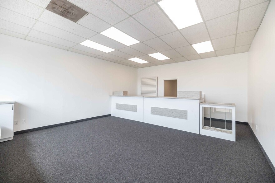More Photos Of 2611-2661 Lapeer Rd, Lake Orion Unknown For Lease