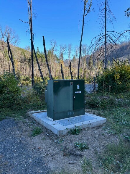 More Photos Of 50660 McKenzie Hwy, Vida Restaurant For Sale