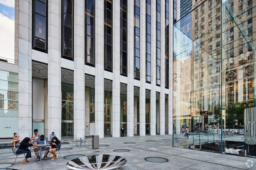 More Photos Of 767 Fifth Ave, New York Office For Lease