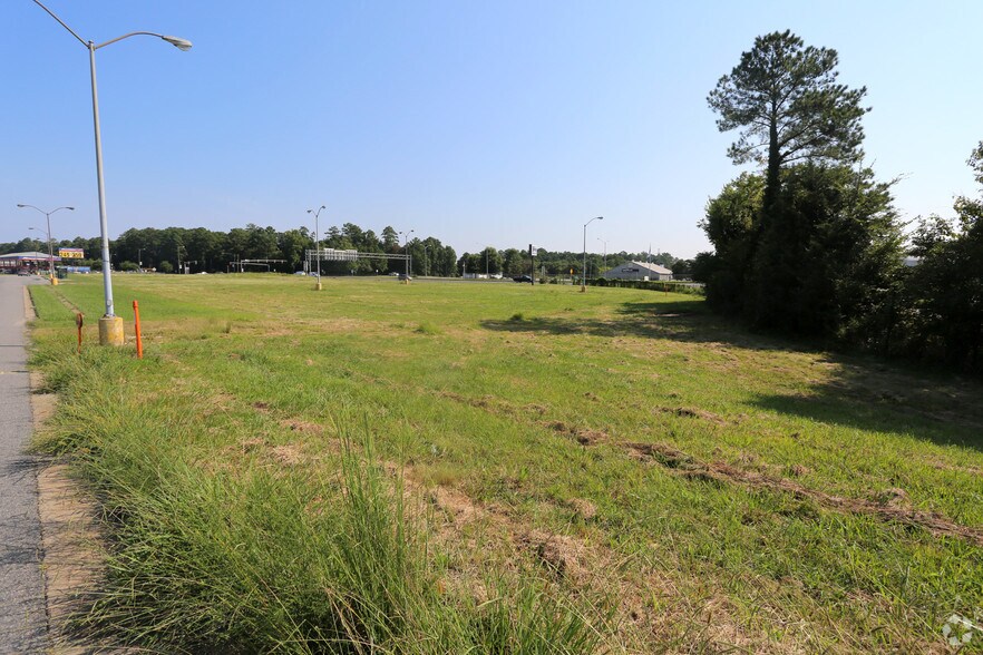 More Photos Of 5702 Jefferson Davis Hwy, Richmond Unknown For Lease