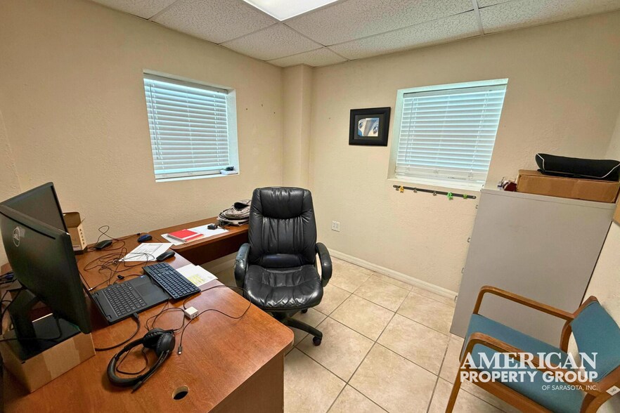 More Photos Of 1507 17th St E, Palmetto Distribution For Sale