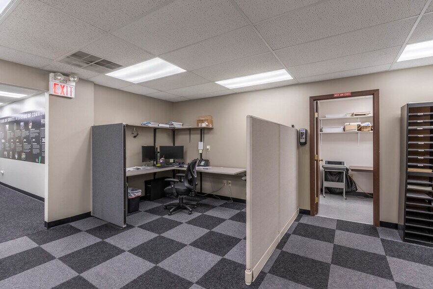 More Photos Of 5095 Crookshank Rd, Cincinnati Light Manufacturing For Sale