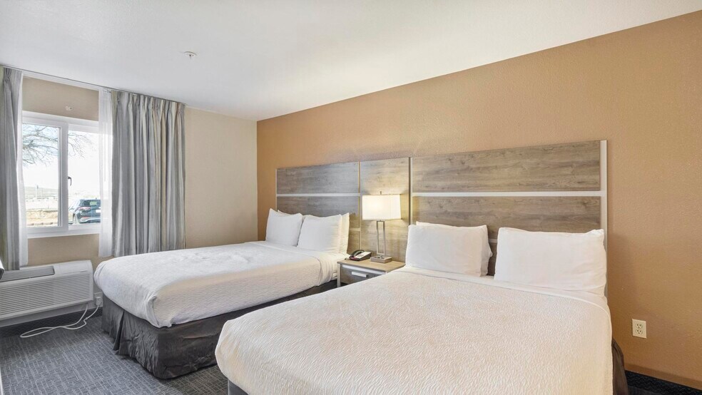 More Photos Of 1509 6th St, Wells Hotel For Sale