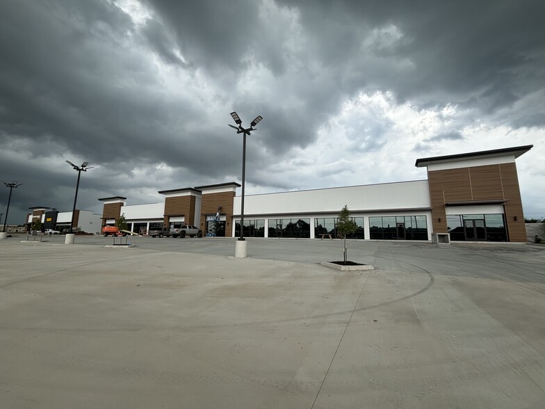 Primary Photo Of 13439 W Bellfort Ave, Sugar Land Freestanding For Lease