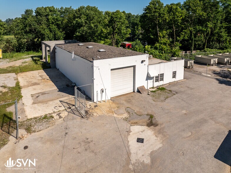 More Photos Of 3899 Winchester Rd, Lexington Light Manufacturing For Lease
